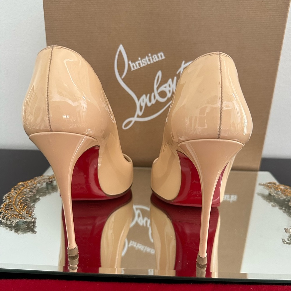 Gorgeous Louboutin Pugalle Follies ❤️